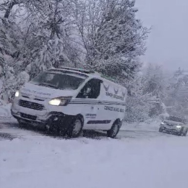 Sinop'ta kar yağışı: 34 köy yolu ulaşıma kapandı