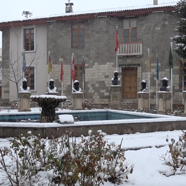 Erzincan'da kar yağışı