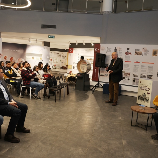 Türkiye'de HIV vakaları artış eğiliminde
Nilüfer'de HIV hastalığı ele alınd...