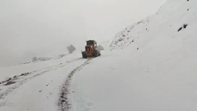Siirt'te 45 köy yolu, kardan ulaşıma kapandı
