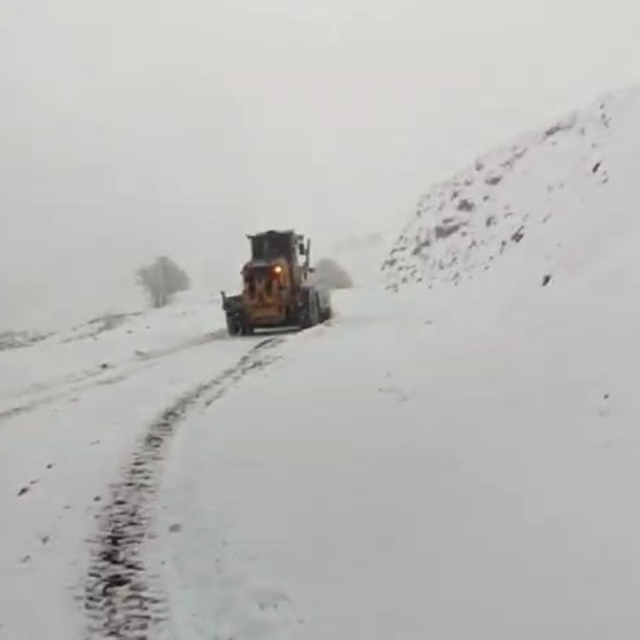 Siirt'te 45 köy yolu, kardan ulaşıma kapandı