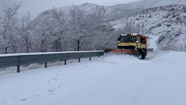 Elazığ'da 23 köy yolu kardan ulaşıma kapandı