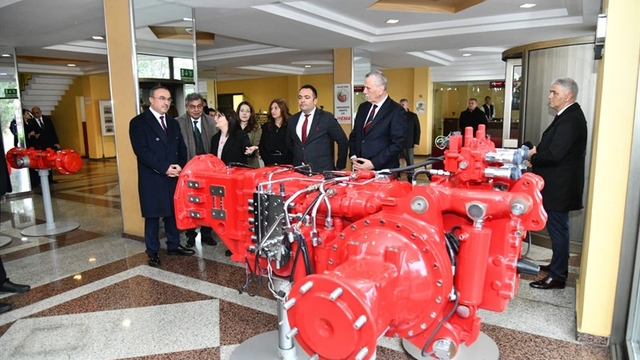 Tekirdağ Valisi Soytürk Çerkezköy'de fabrikaları ziyaret etti