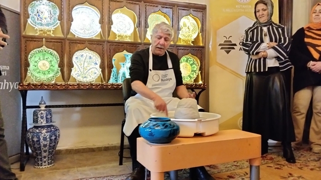 Kütahya'da "Kadim Kültür: Çinicilik" başlıklı etkinlik düzenlendi