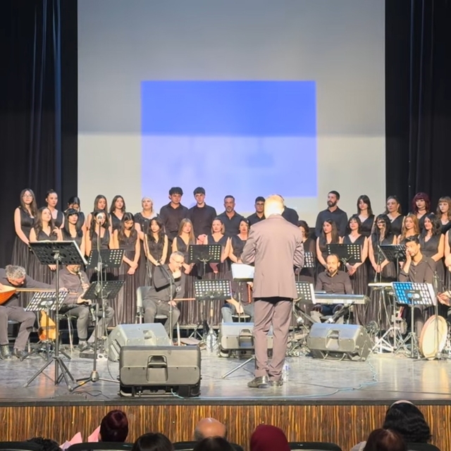 Eskişehir'de öğretmenlerden ve öğrencilerden unutulmaz konser