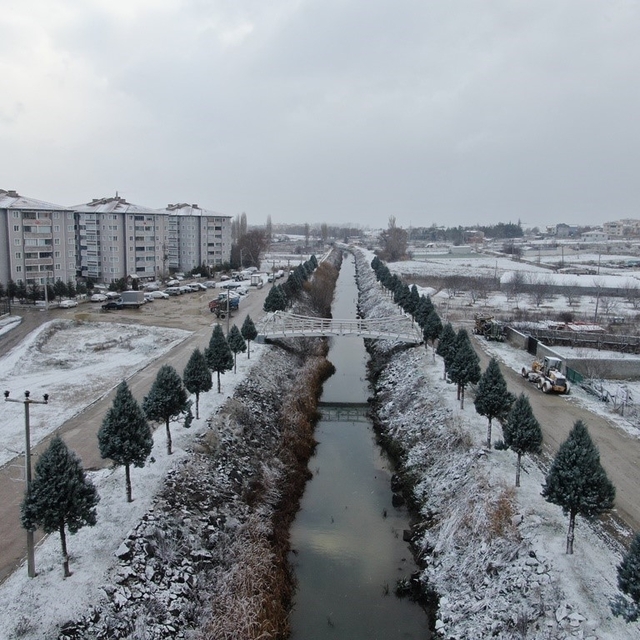 Eskişehir'in İnönü ilçesinde kışın ilk kar yağışı heyecanı