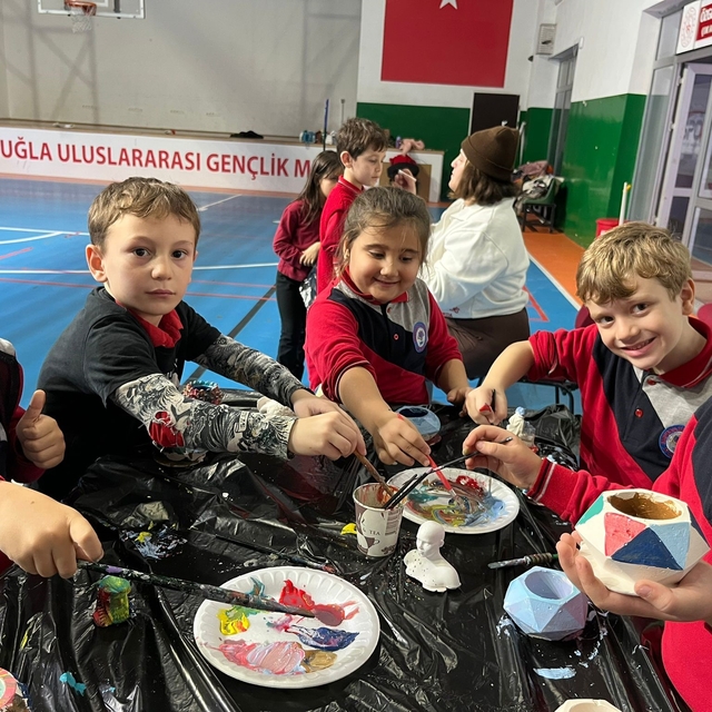 Menteşe'de çocuklar geleneksel oyunlarla geleceğe hazırlanıyor