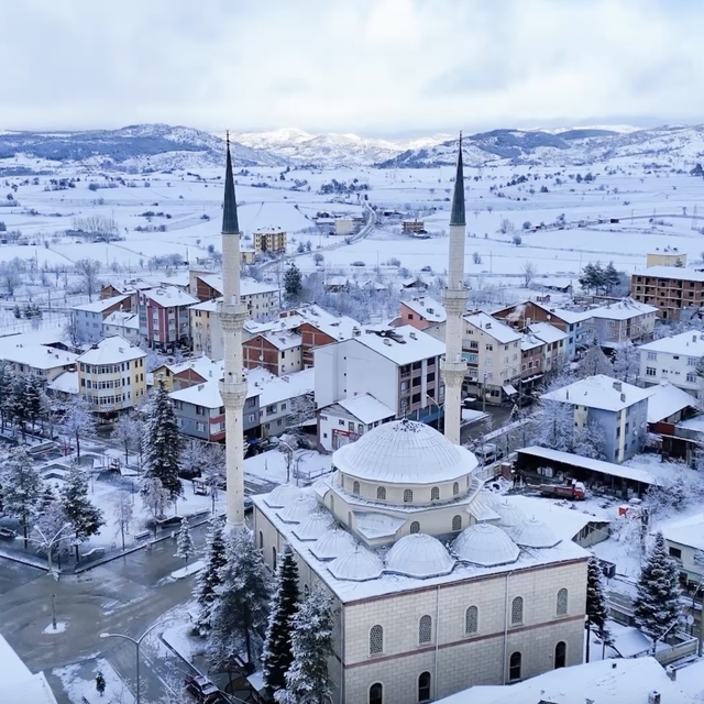 Kastamonu'da kar ilçeleri beyaza bürüdü