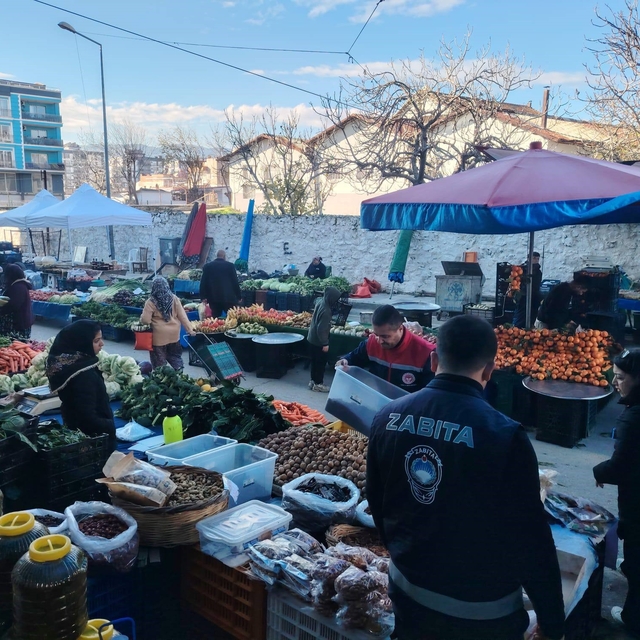 Ortaklar Semt Pazarı'nda gıda denetimi