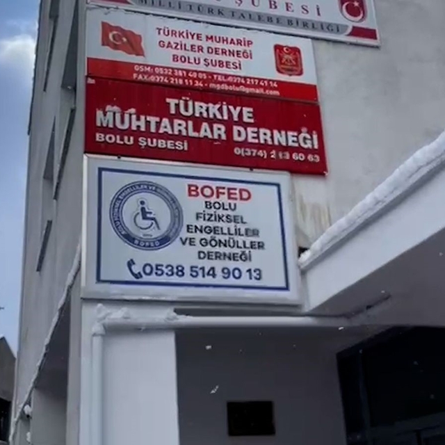 Bolu'da hırsızlar, engelliler derneğinin masa ve sandalyesini çaldı