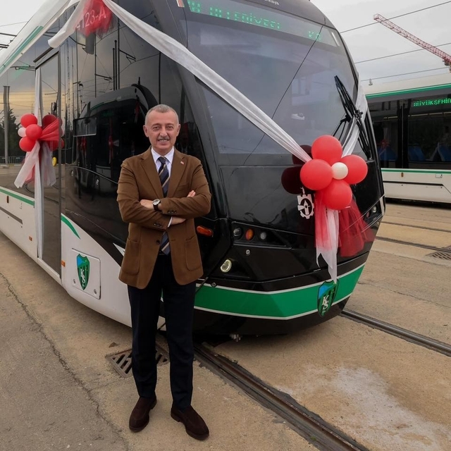 3 haftada 10 tramvay, 68 otobüs ve 42 iş makinesi hizmete alındı