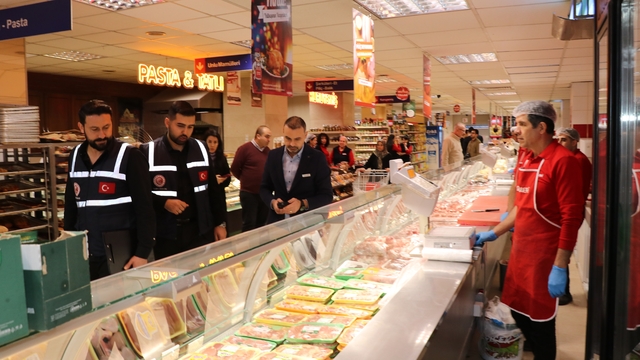 Adana'da yeni asgari ücretin açıklanmasının ardından fahiş fiyat denetimleri devam etti