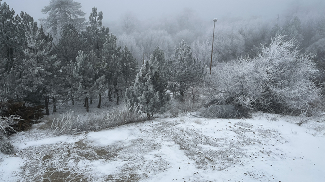 Balıkesir Sındırgı'da kar yağışı etkili oldu