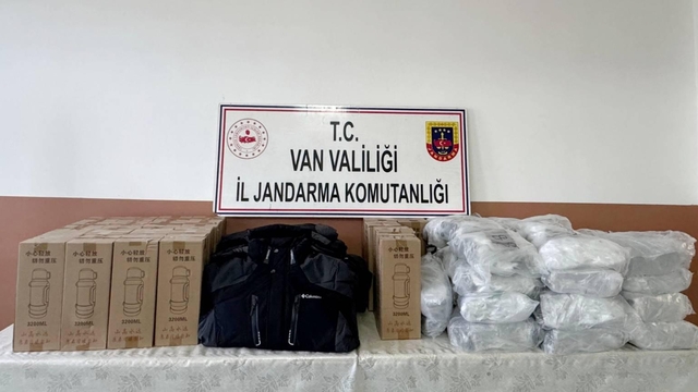 Van'da gümrük kaçağı malzeme ele geçirildi