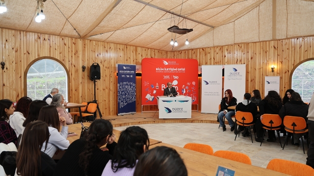 Bilim Kafe'de her yönüyle Mehmet Akif konuşuldu