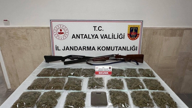 Korkuteli'de uyuşturucu operasyonu: 3 gözaltı