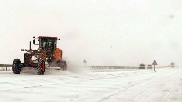 Ardahan'da Türkgözü-Posof-Damal kara yolu kar nedeniyle ağır tonajlı araçlara kapatıldı