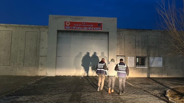 Iğdır'da aranan şahıs hudut kapısında yakalandı