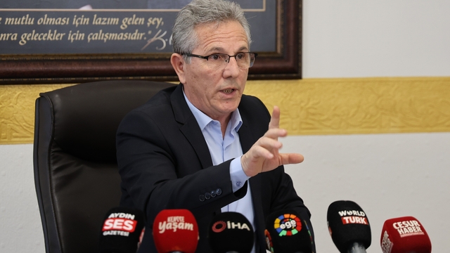 Nazilli Belediyesi'nde "nokta, virgül" soruşturması
Belediye Başkanı Tetik; "Memur alımında yapılan hata ile ilgili soruşturma başlattık"