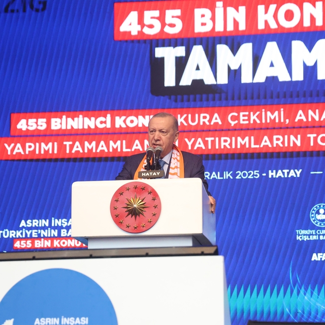 Cumhurbaşkanı Erdoğan: "Devletle milleti karşı karşıya getirmeye çalışanlar...