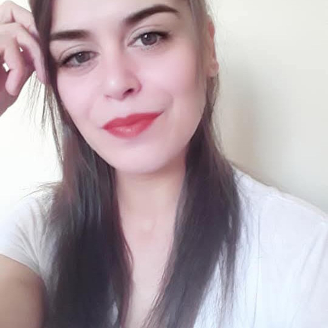 Öldürüldüğü öne sürülen Hatice, olay öncesi markette el işaretiyle yardım ç...