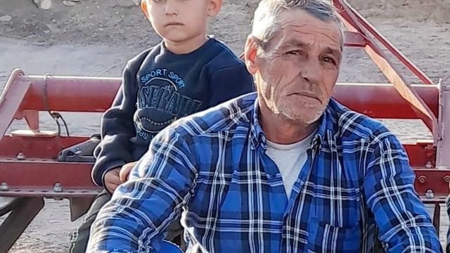 Tahliye edilen babasını almaya giderlerken kazada ölen Mehmet ile amca ve dedesi defnedildi