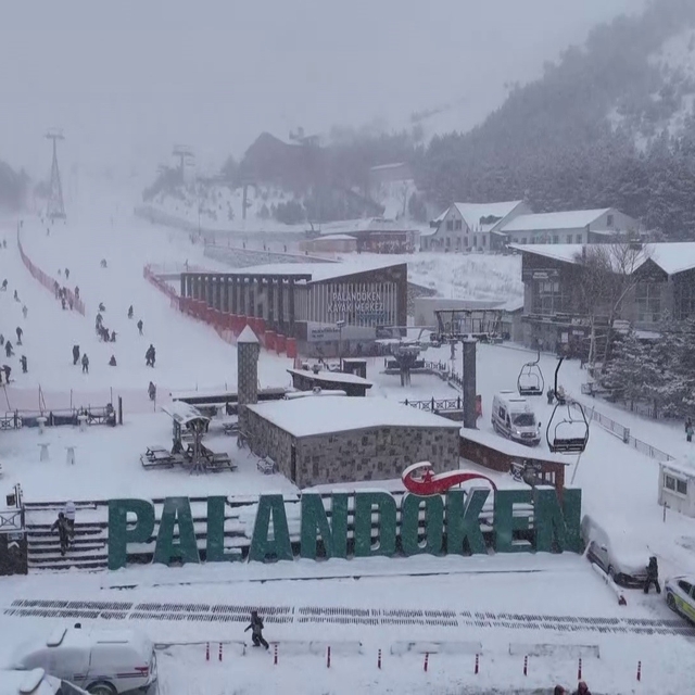 Palandöken'de görsel şölen
Kar kalınlığının 1 metreye ulaştığı Palandöken'd...