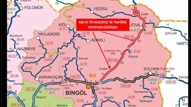 Karlıova'da yoğun kar; 10 köy yolu kapandı (2)