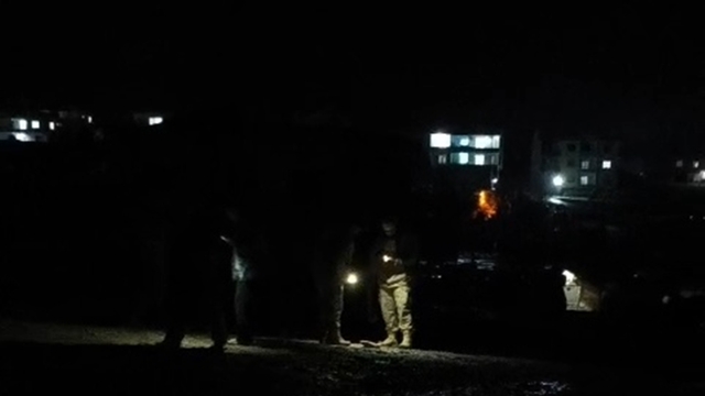 Komşusuna giderken uğradığı silahlı saldırıda ağır yaralandı