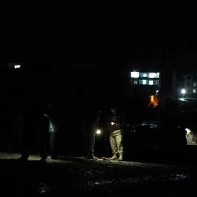 Komşusuna giderken uğradığı silahlı saldırıda ağır yaralandı