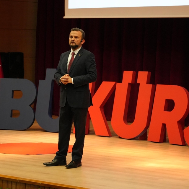 Türkiye Ulusal Ajansı Başkanı Astarcı KBÜ'de öğrencilerle buluştu