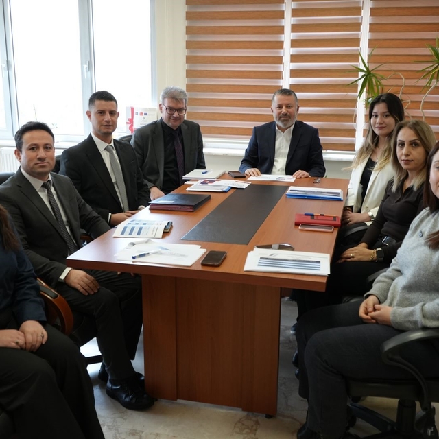 Rektör Kırışık, Uluslararası İlişkiler Koordinatörlüğü ekibiyle bir araya g...