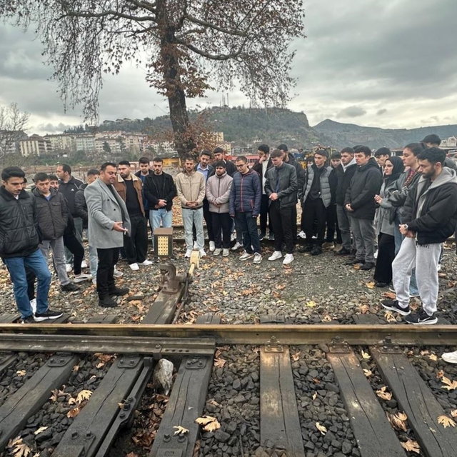 KBÜ'lü Öğrenciler TCDD Karabük'te saha çalışması yaptı