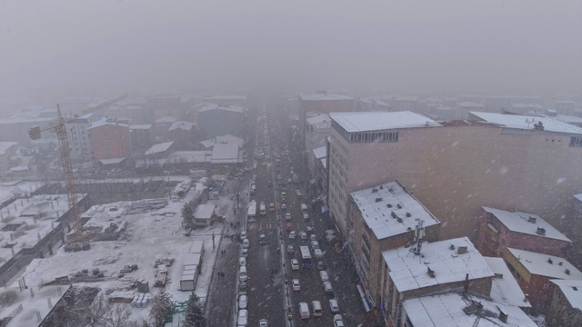 Muş'ta kar yağışı etkili oldu