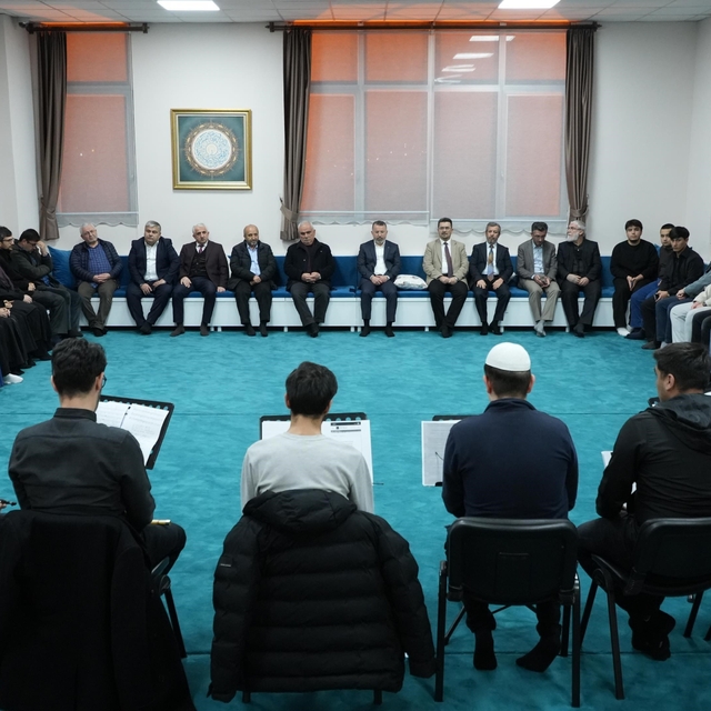 Rektör Kırışık İlahiyat Fakültesi Arapça hazırlık öğrencileriyle buluştu