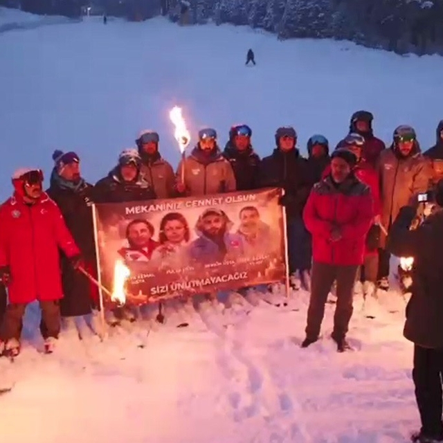 Sarıkamış'tan Bursa'ya vefa köprüsü: Genç kayakçılar, Bursa'daki yangında ö...