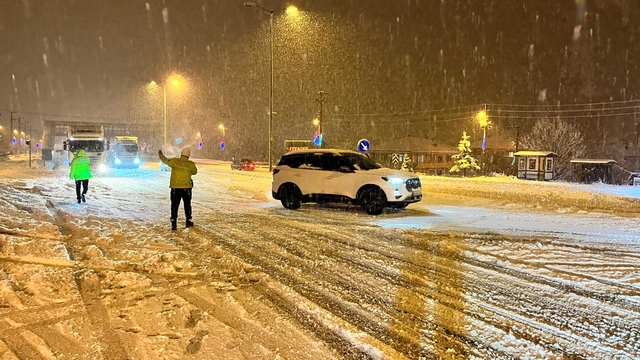 Bolu Dağı'nda ağır tonajlı araçların geçişine izin verilmiyor