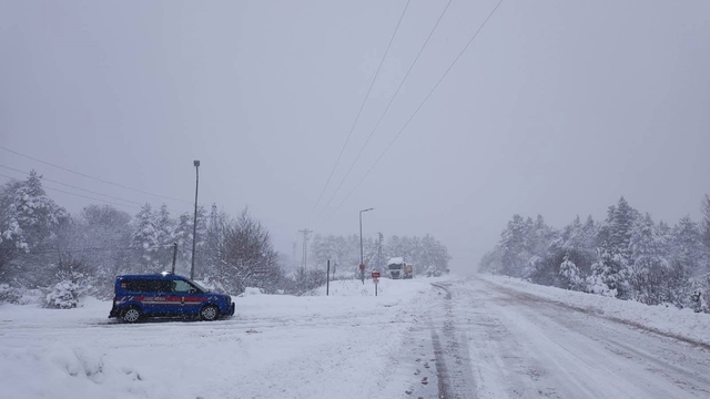 Karabük'te 112 köy yolu ukaşıma kapandı
Karabük Valiliği: "Zorunlu olmadıkça trafiğe çıkmayın"