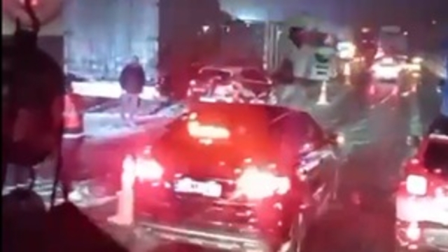 Bolu Dağı Tüneli çıkışında 6 aracın karıştığı zincirleme kaza kamerada