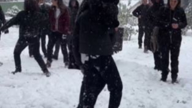 Kayseri Emniyet Müdürü, şehit çocukları ile kar topu oynadı