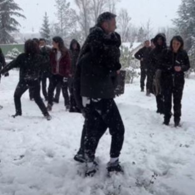 Kayseri Emniyet Müdürü, şehit çocukları ile kar topu oynadı