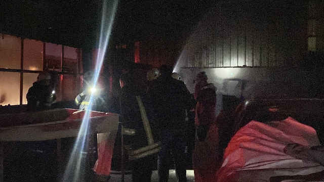 Burdur'da oto boyama atölyesinde çıkan yangın korkuttu