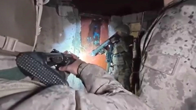 'Narko-Kapan' operasyonunda çeşitli miktarda uyuşturucu ele geçirildi
Operasyonlarda 'Emekli Polisler Derneği' adına sahte araç giriş kartı ele geçirildi