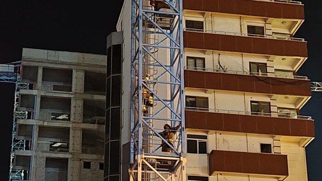 Vince çıkarak intihara kalkışan şahsı itfaiye vazgeçirdi