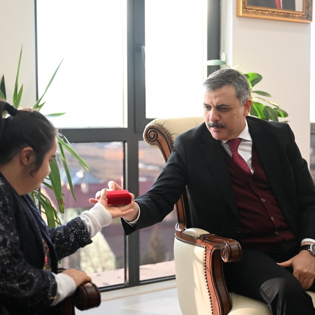 Kısmet'ten Vali Çiftçi'ye tatlı takip