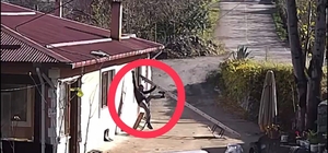 Baca şapkasını değiştirmek için çıktığı çatıdan düştü; o anlar kamerada