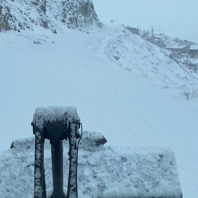 Hakkari'de 96 köy ve 205 mezra yolu ulaşıma kapandı