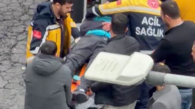 Otomobil motokuryeye çarptı: 1 yaralı