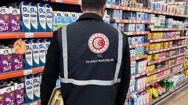 Mersin'de marketlerde "fahiş fiyat artışı" denetimi yapıldı