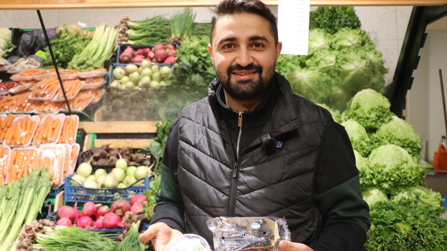 Kış ayında yaz meyveleri eriğin 3 tanesi 300, kirazın 5 tanesi ise 195 TL